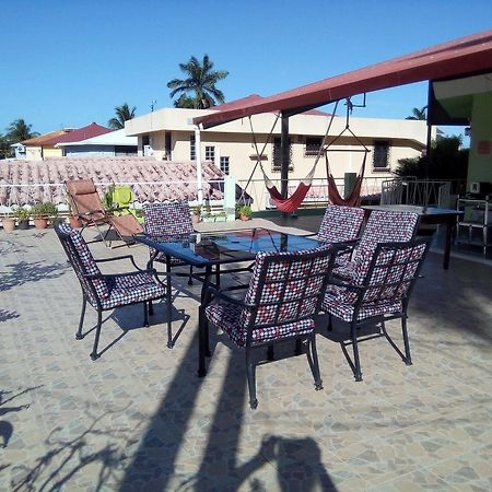 The Red Hut Inn مدينة بليز المظهر الخارجي الصورة