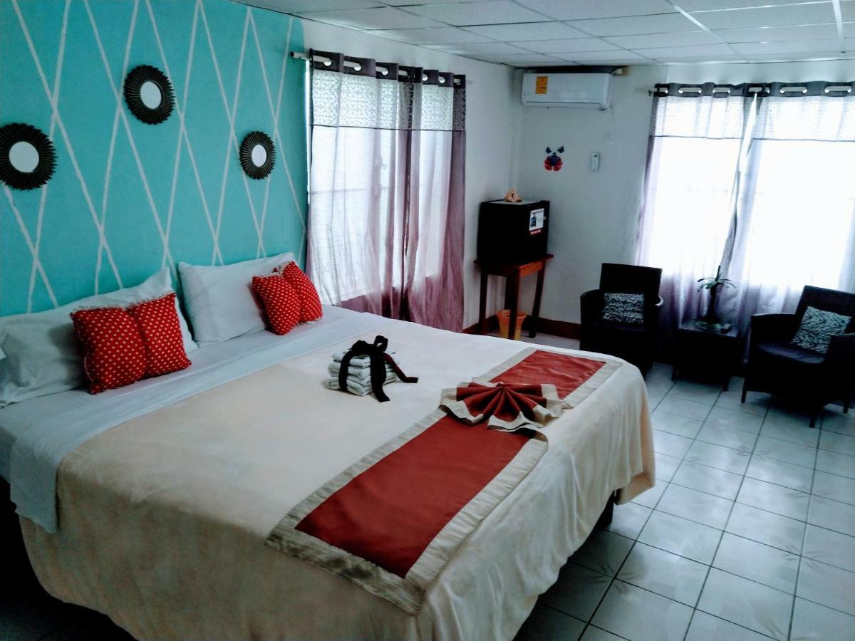 The Red Hut Inn مدينة بليز المظهر الخارجي الصورة